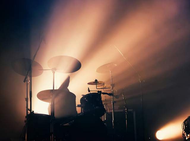 晚报|法航班起火画面曝光 法国召回大使后美澳表态