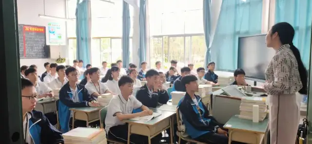 中高衔接——四川信息职业技术学院到达州市职业高级中学调研交流