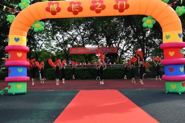 童心向党，我是红色基因传承人——记七年级欢庆六一、八年级离队建团仪式暨十四岁集体生日