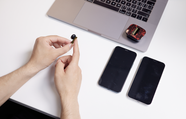 随着雷军的“超大杯”问世，FIIL耳机也迎来了它的“超大杯”