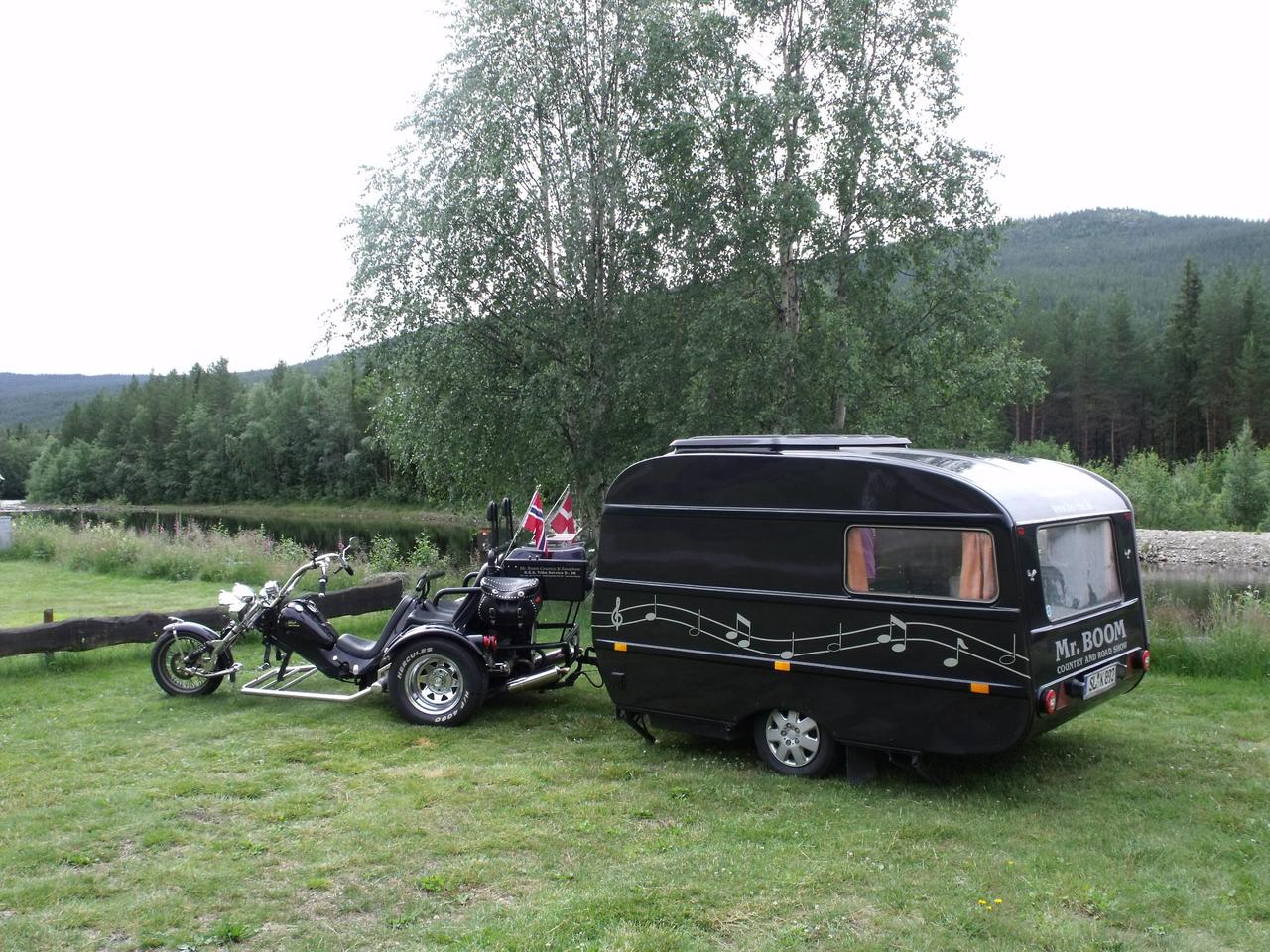 三轮赛道摩托车与拖挂房车的组合#机车##房