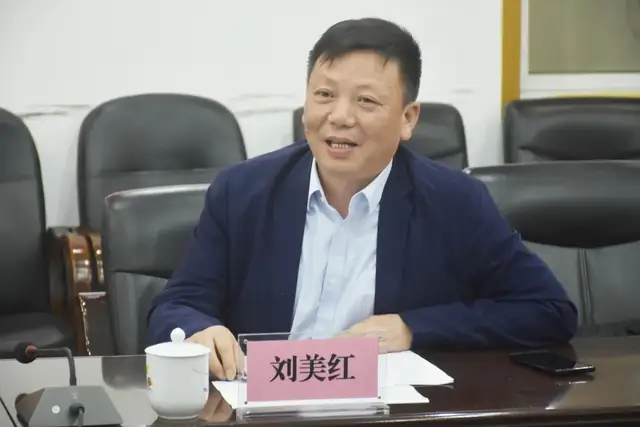扬帆起航 破浪前行——记湘潭市中学名校长工作室启动仪式暨第一次研讨活动