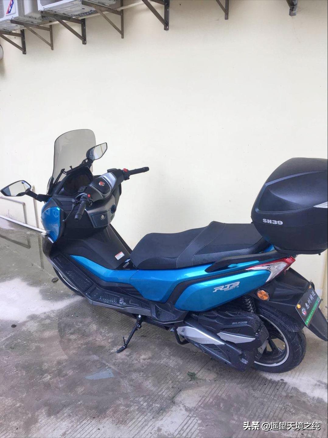 宗申赛科龙rt3踏板摩托车液晶版 17升大油箱,水冷250c