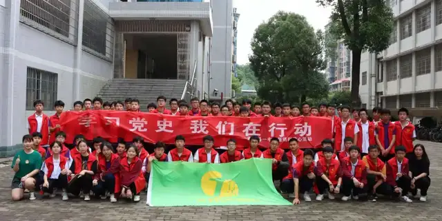 “一张纸献爱心“行动走进湘潭县一中