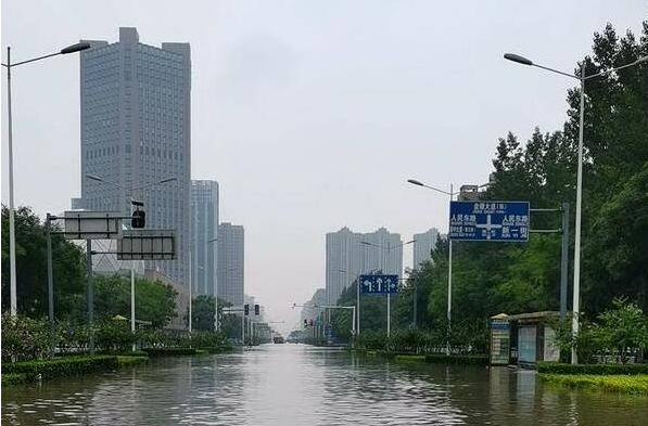 晚报|30国领导人打中国疫苗 郑州地铁事故原因公布