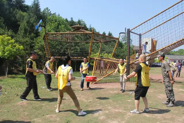 追寻红色足迹、传承革命精神 天易经开区寓教于乐开展党史学习教育