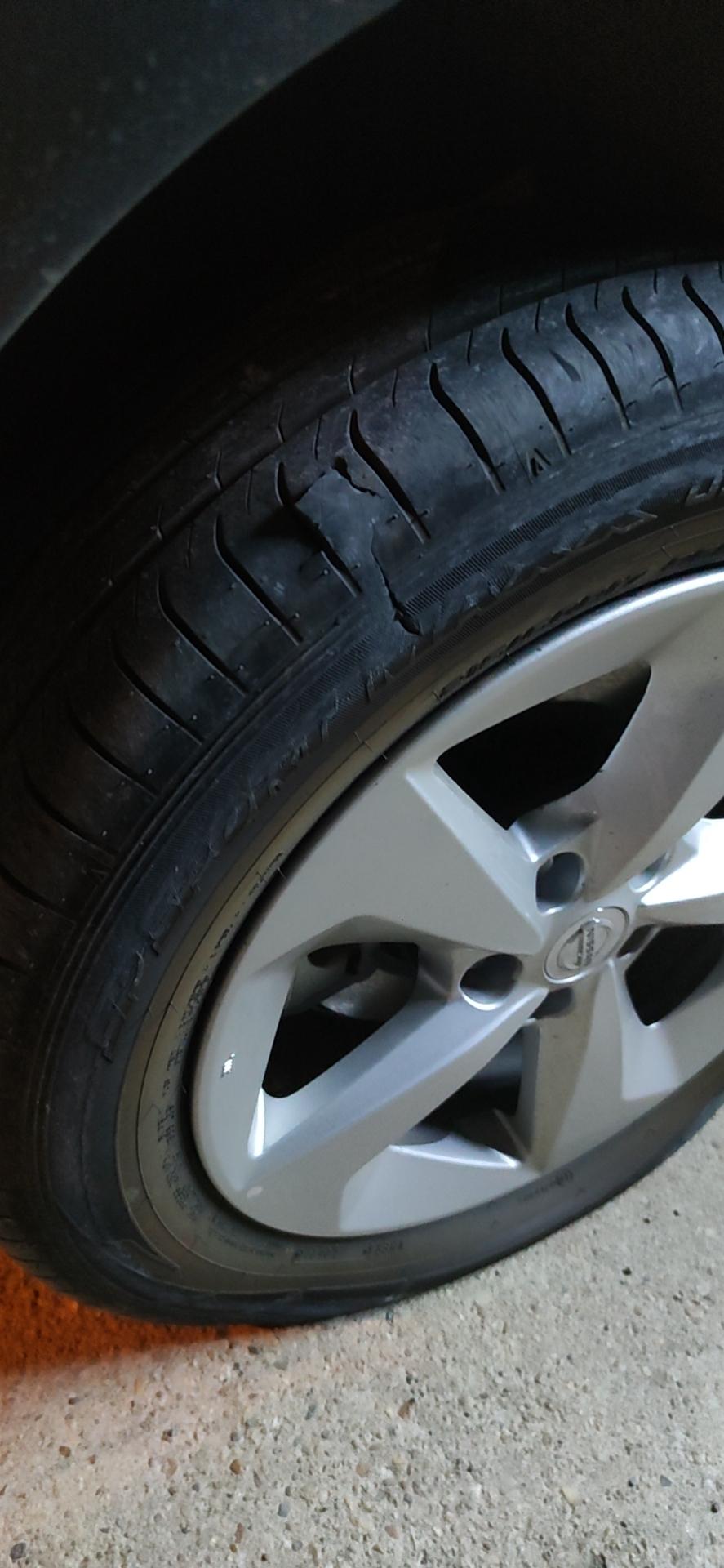 21款逍客还没500公里轮胎就爆了一个