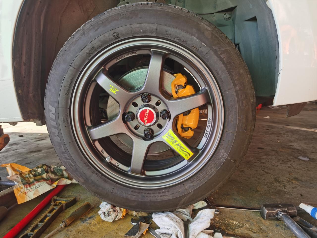 三代飞度卡钳喷漆改色