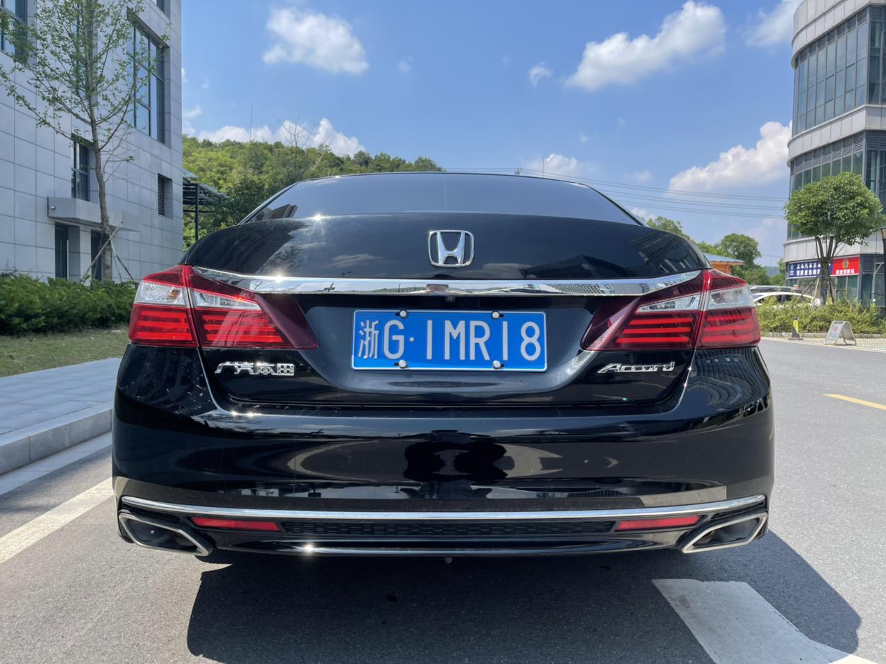 17年的本田雅阁九代半20舒适版卖十二万多