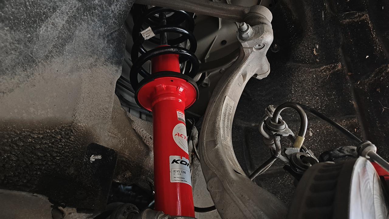 奥迪a4 b9 全国首装荷兰koni变色龙避震 20段阻尼