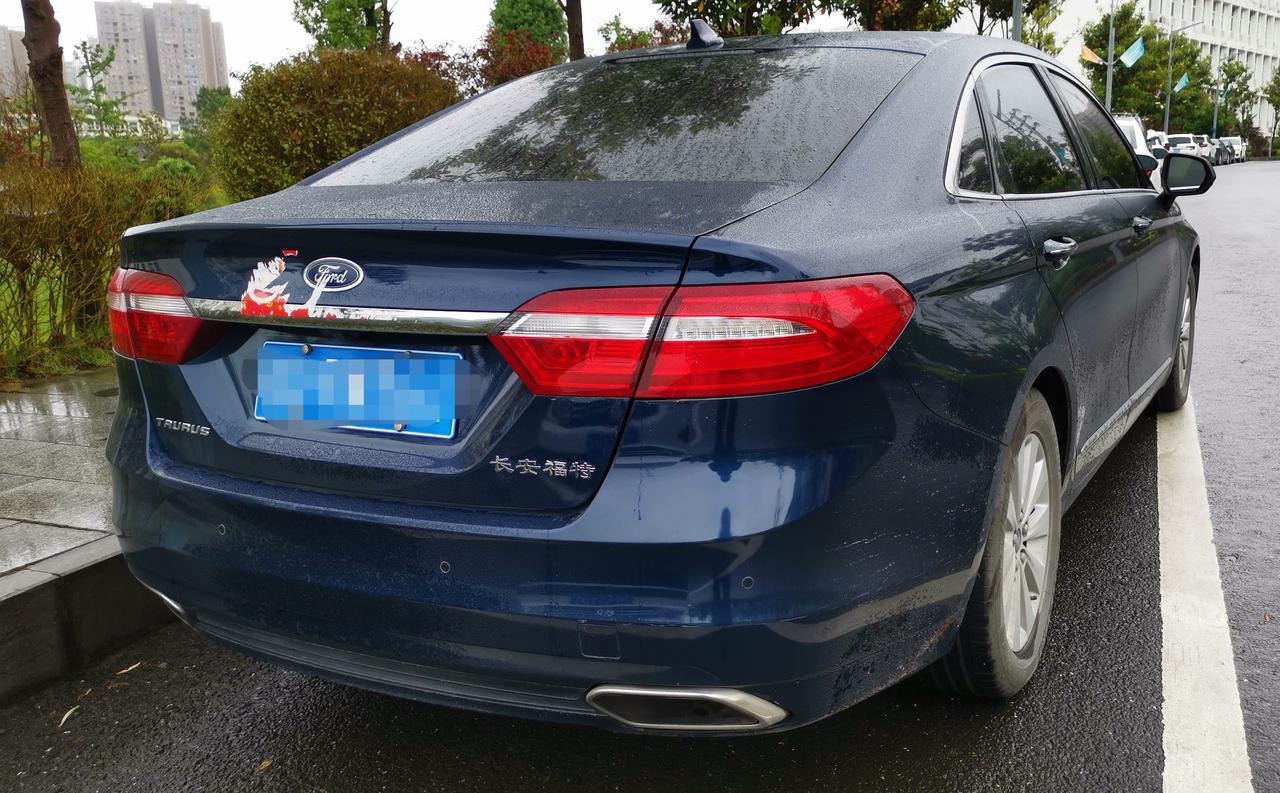 刚才出门偶遇金牛座一辆