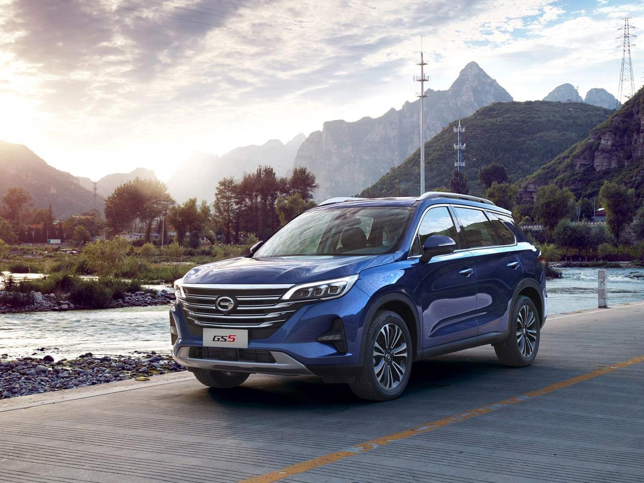 全新传祺gs5采用的原创外观设计很能打动我 镀铬前脸清爽利落