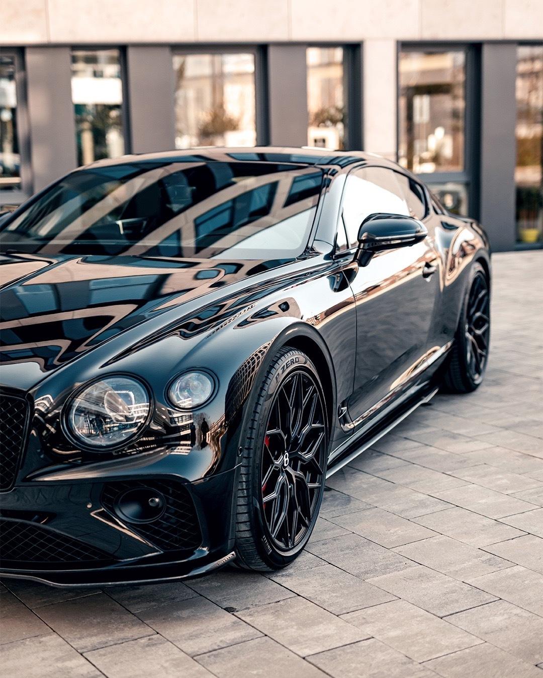 国外宾利欧陆改装轮毂案例,全黑化更帅了_欧陆车友圈_懂车帝