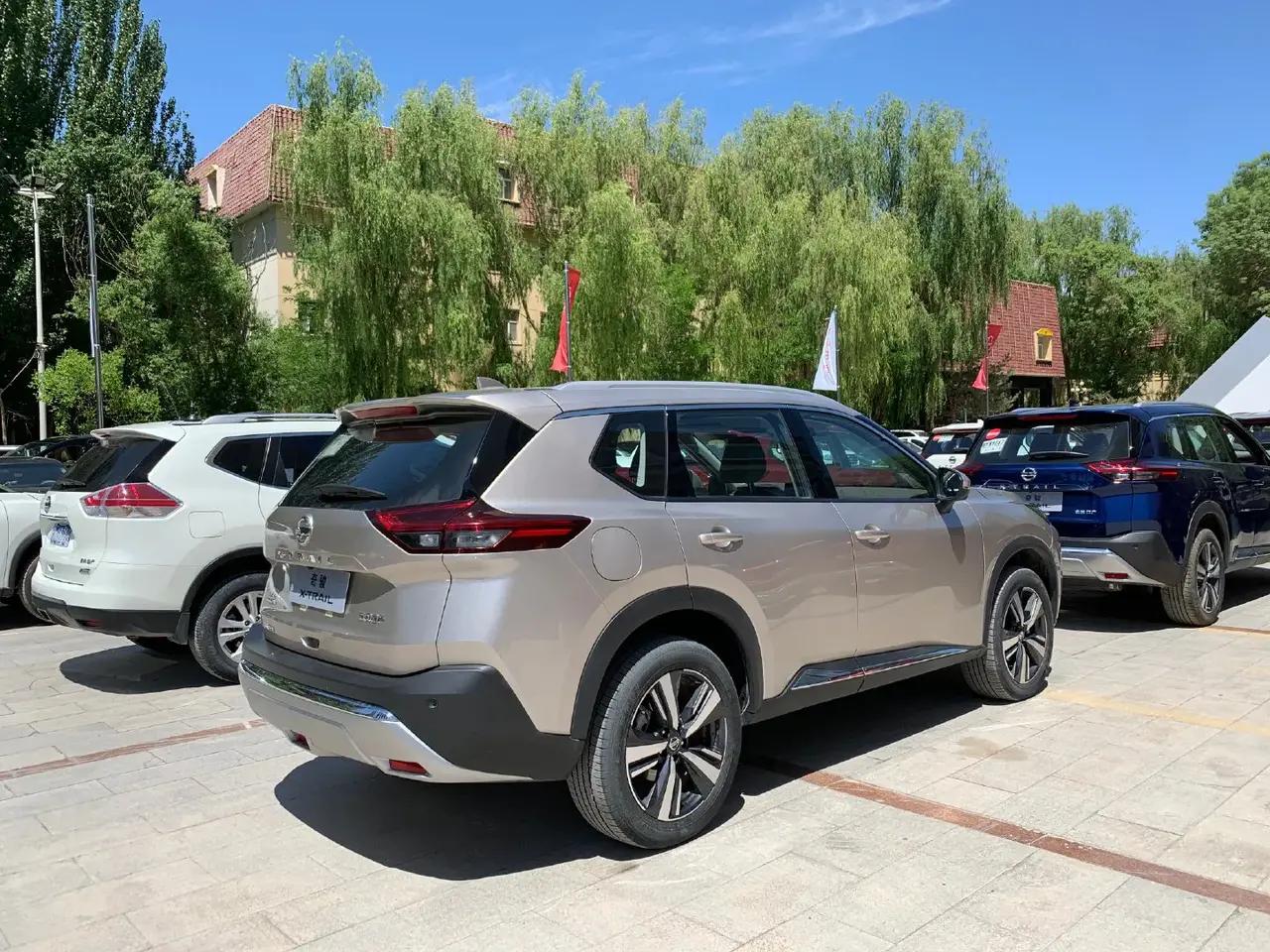 换代奇骏到店实拍颜值内饰挺耐打