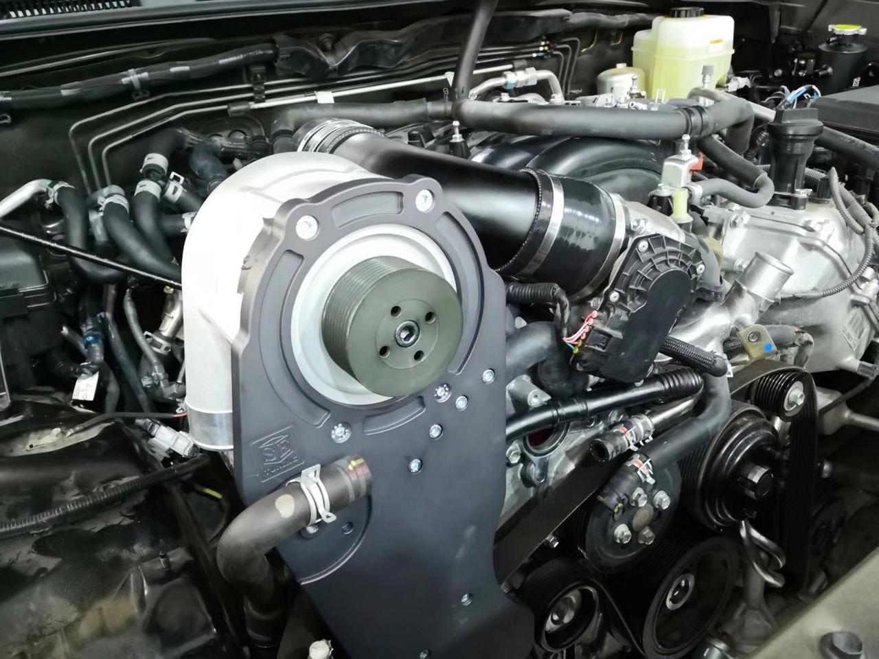 陆巡5700 v8引擎升级丹麦原装进口rotrex机械增压