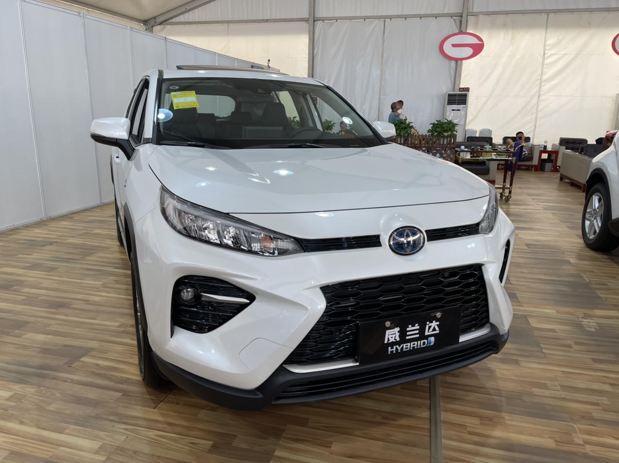 威兰达双擎版本白色贵加2000