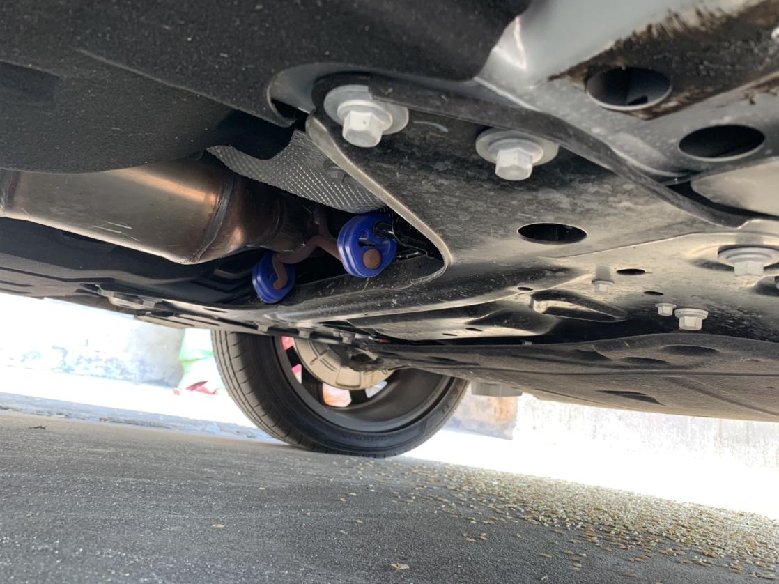 领克05底盘生锈