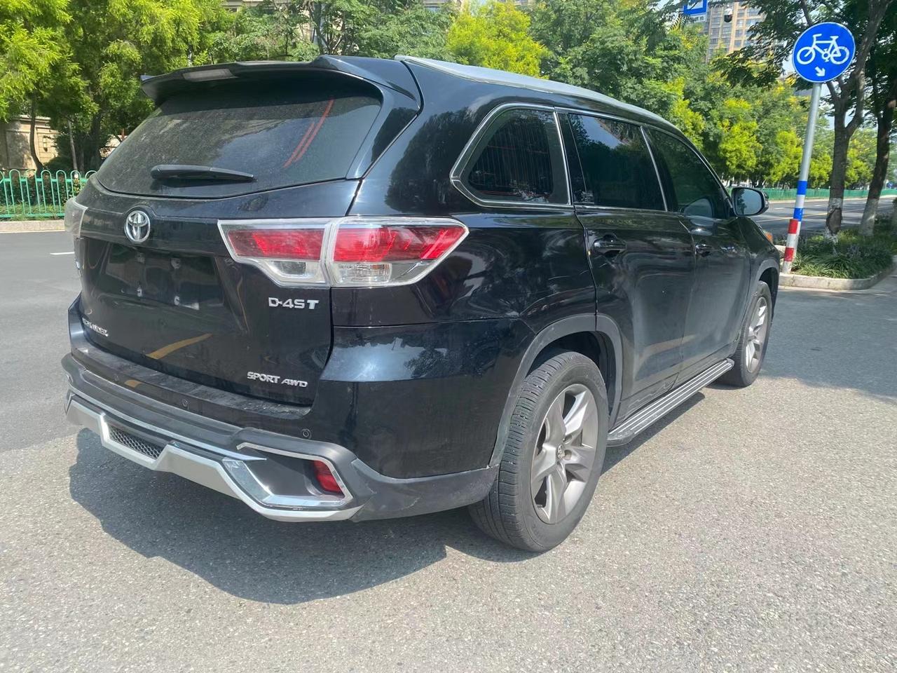 新到17年7月份上牌丰田汉兰达17款四驱