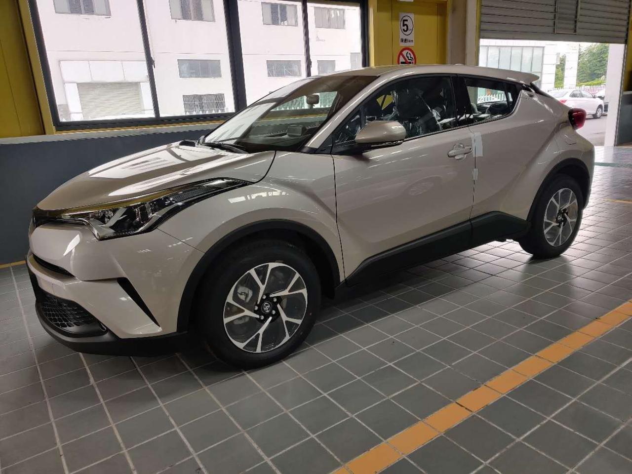 丰田chr领先版落地1618坐标江苏南通