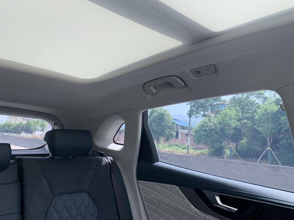 hs5的蓝白内饰,太香了_红旗hs5车友圈_懂车帝