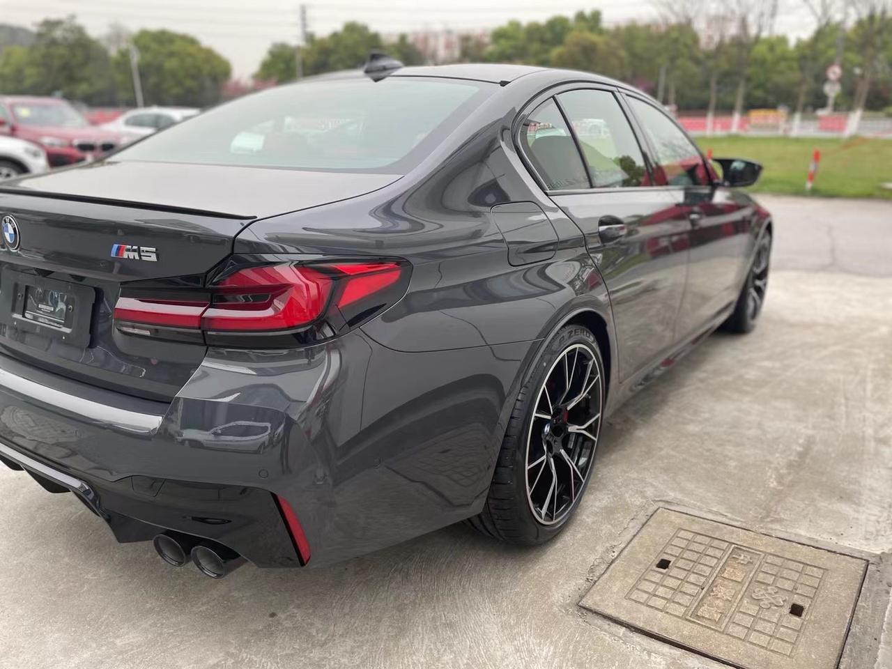 西装暴徒宝马m5