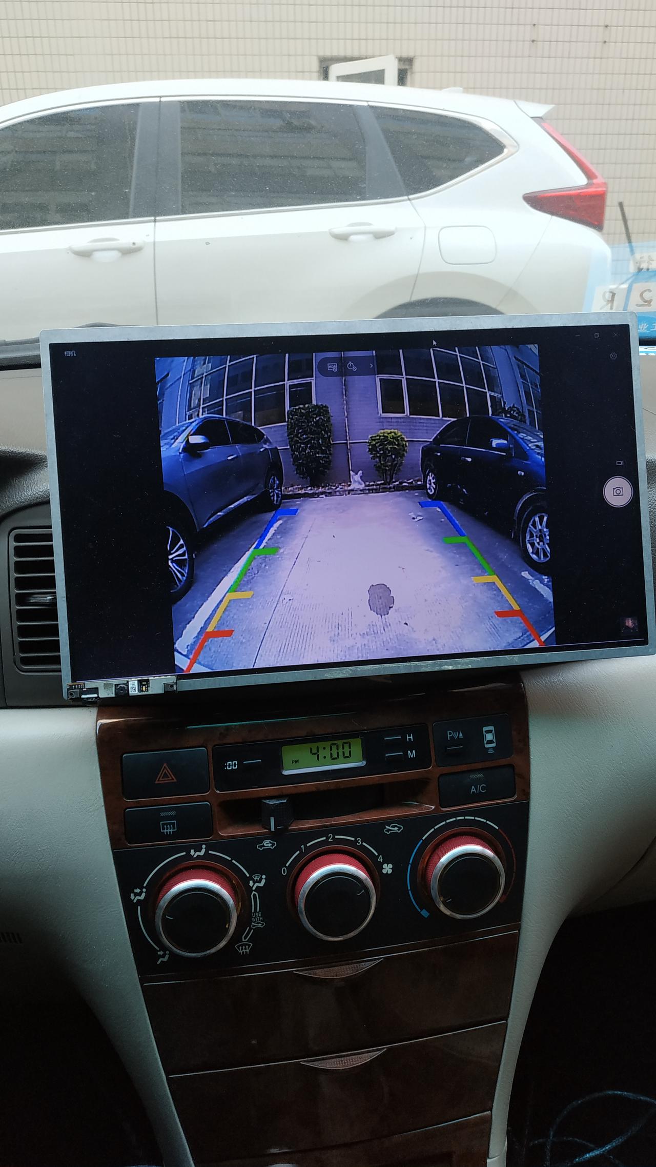 上一次加装的倒车影像效果图给老铁们看一下,老车没倒车影像车主