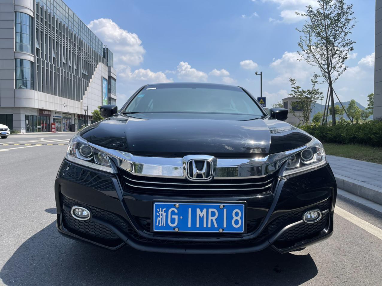 17年的本田雅阁九代半20舒适版卖十二万多