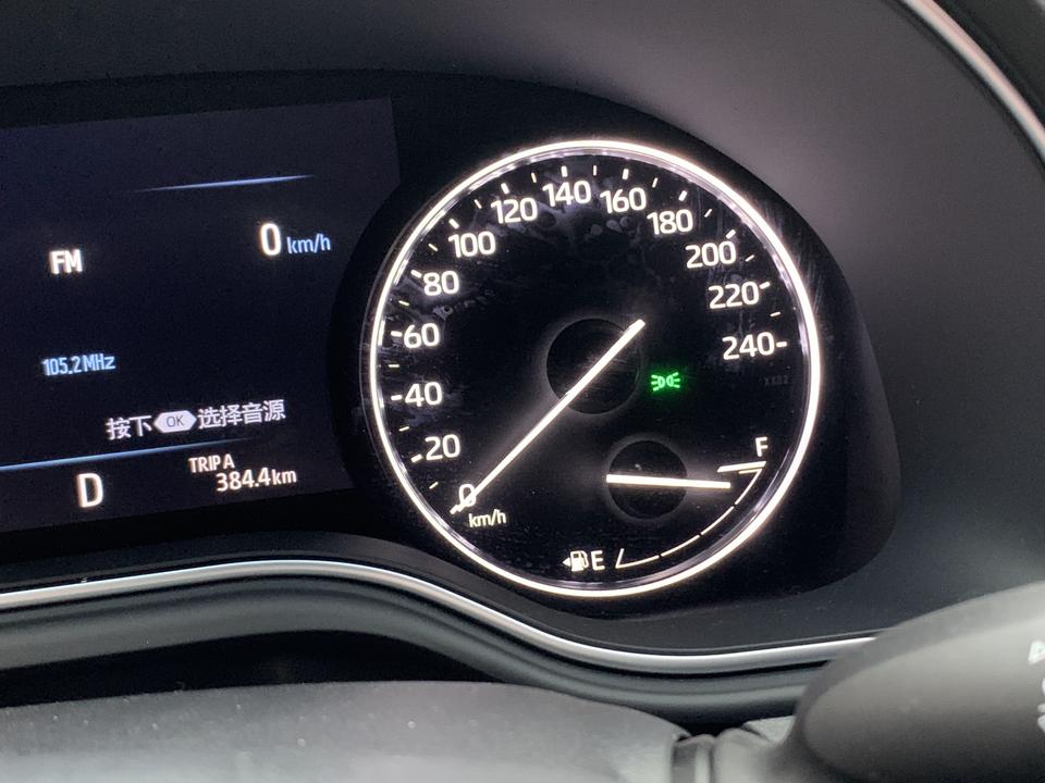 开车时亚洲龙仪表盘这个灯光图标一直亮着,熄火后熄灭,这个什么