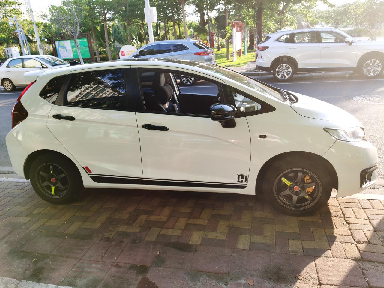 三代飞度卡钳喷漆改色