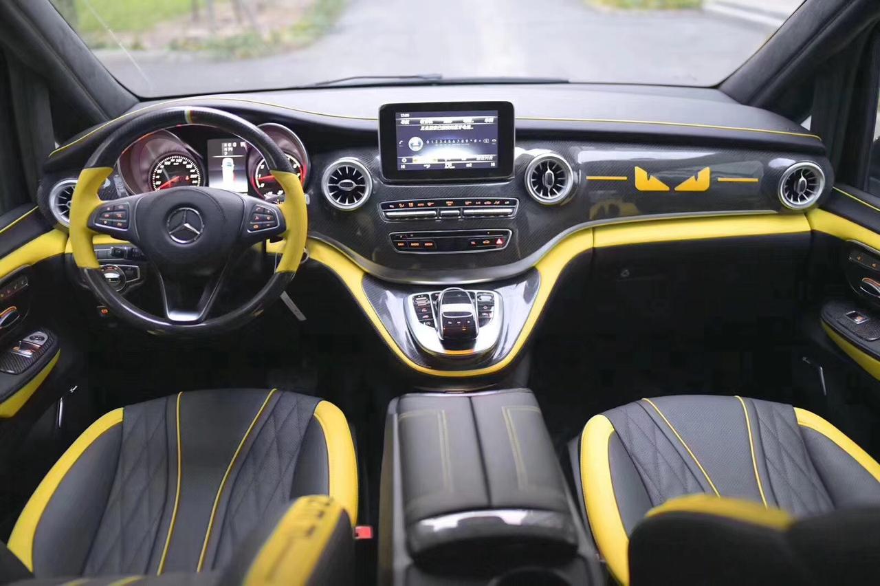 首发一款奔驰商务车车内饰,独具个性的款式会让你眼前一亮吗_懂车帝