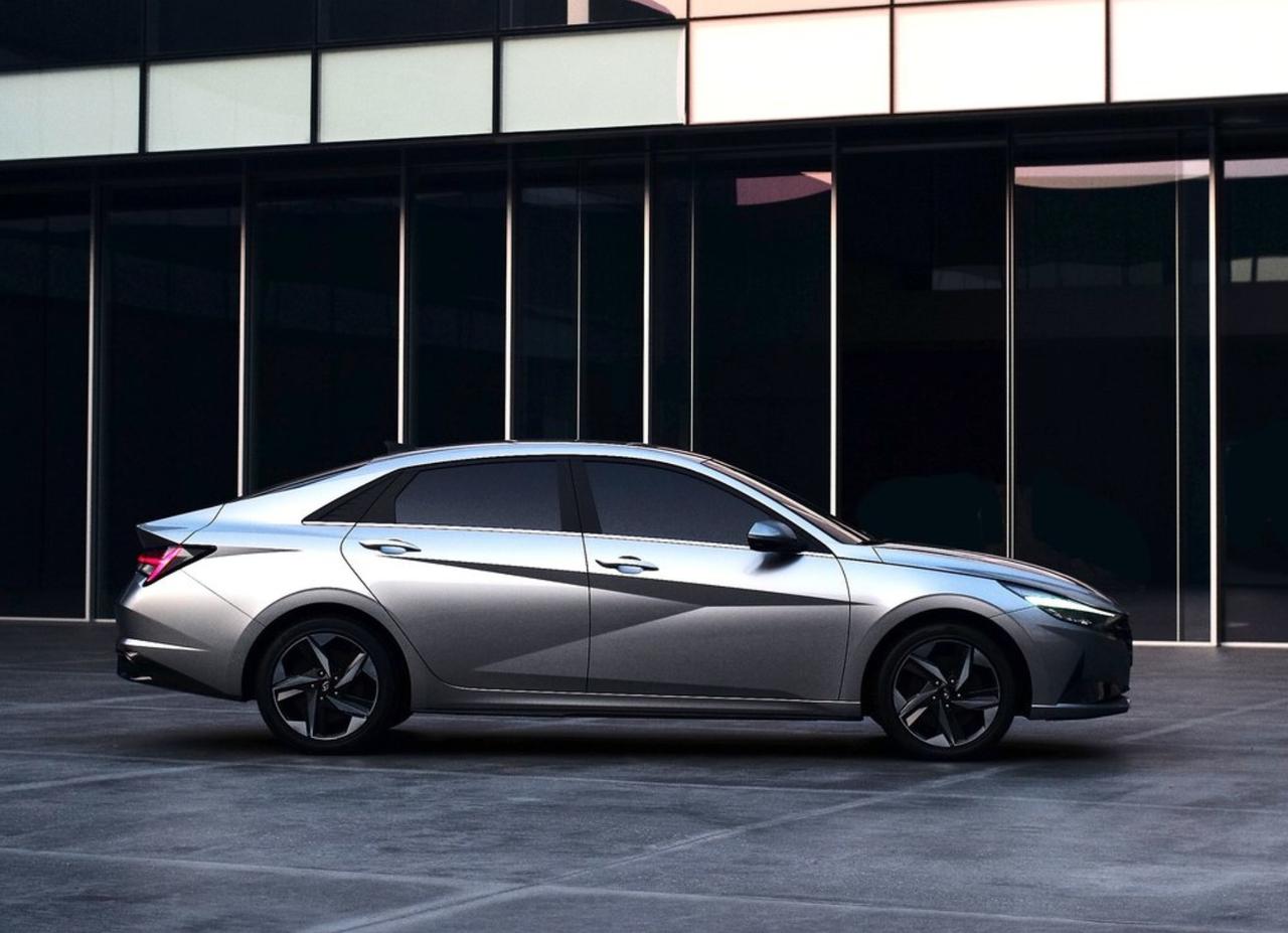 全新一代现代伊兰特官图发布,这套全新的设计语言看起来咋样_懂车帝