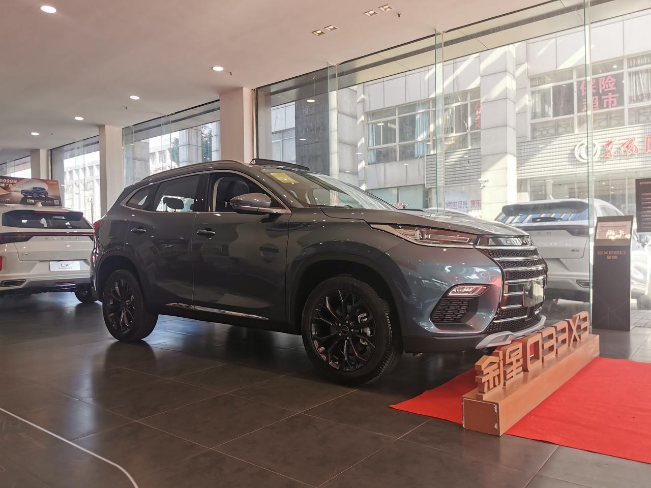 星途tx,钛金灰,稳重大气的外形,流畅的腰线,搭配这低调奢华