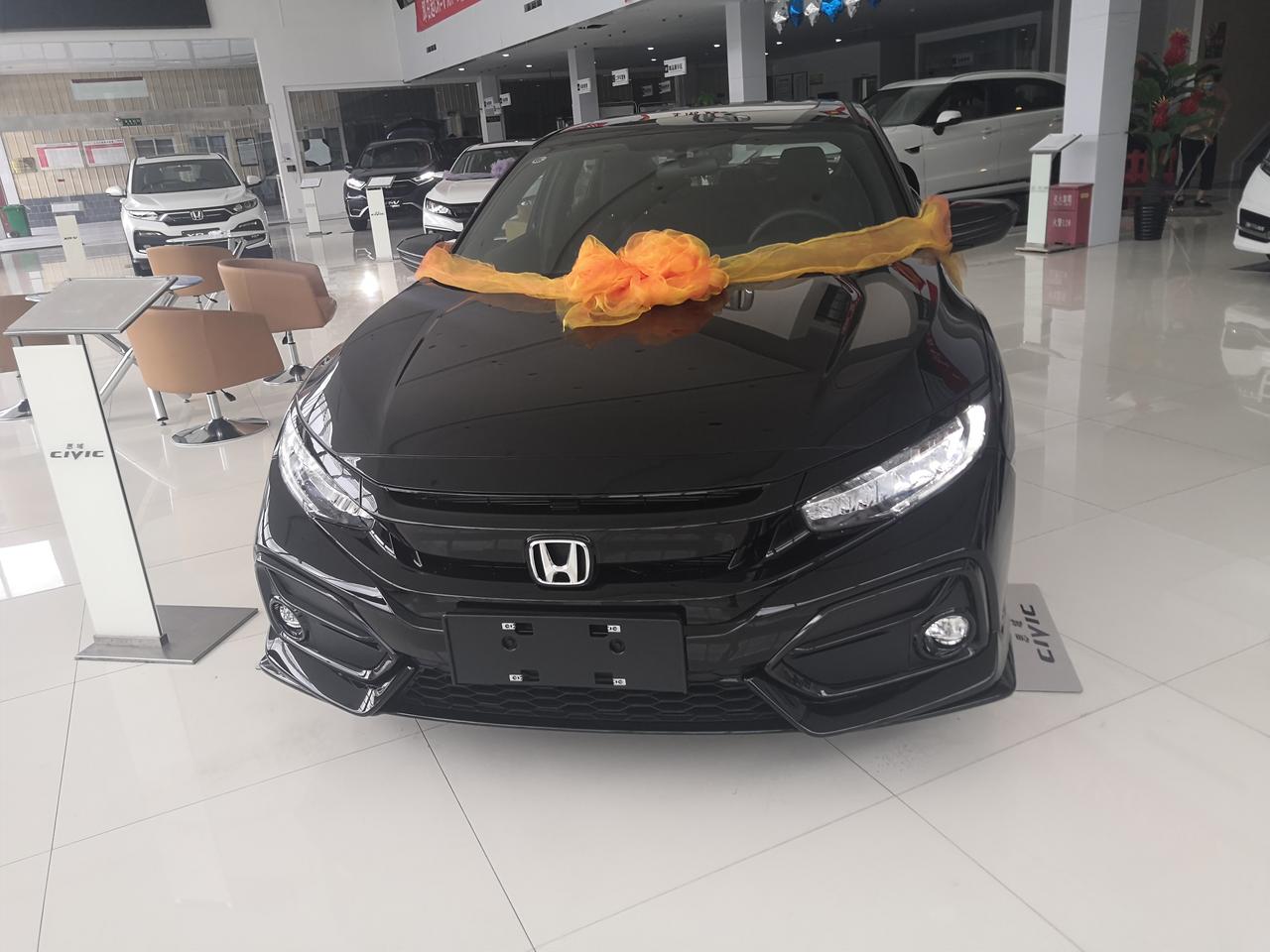 思域2020款 购车2个月 口碑评价:首先就是外观,没这个