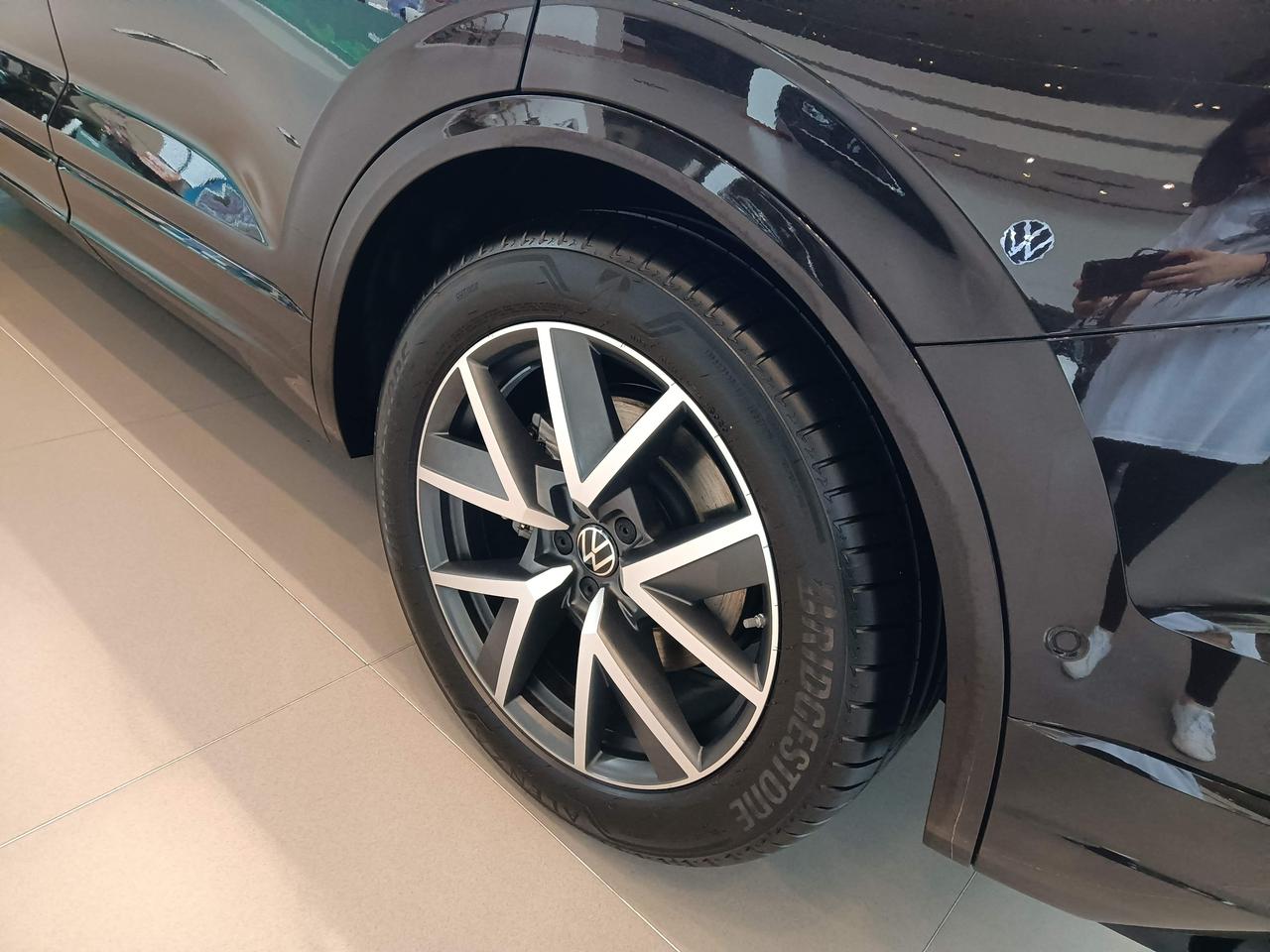 途锐那款轮毂漂亮