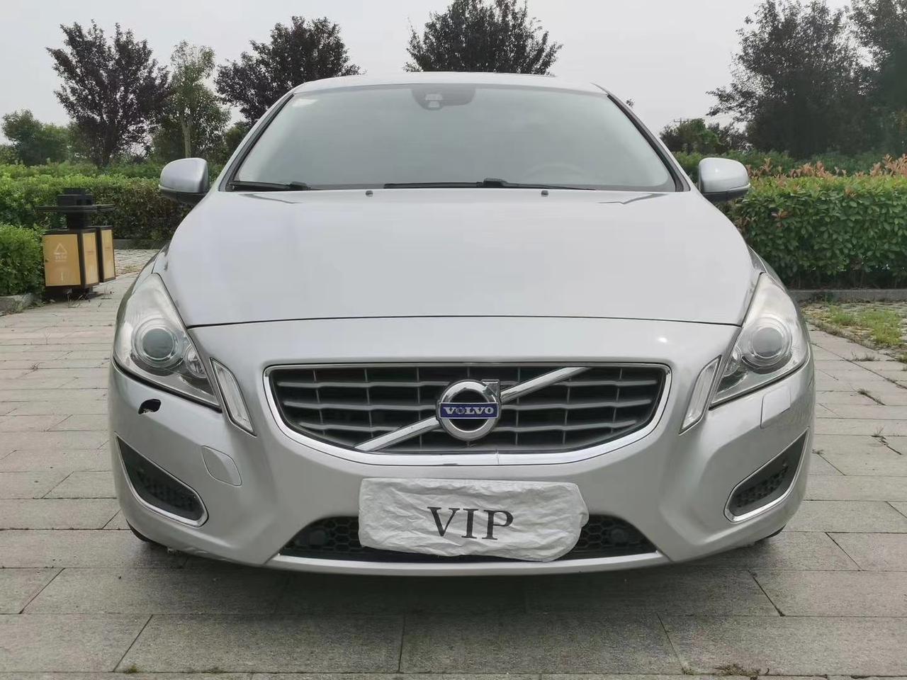 6万13年沃尔沃s60-2.0t自动进口.最顶配.多