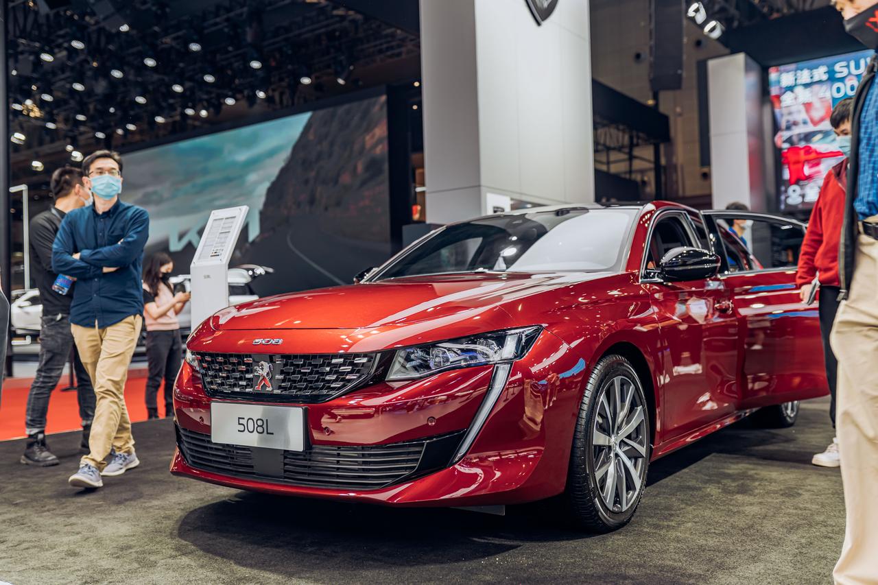 上海车展的骚红标致508l
