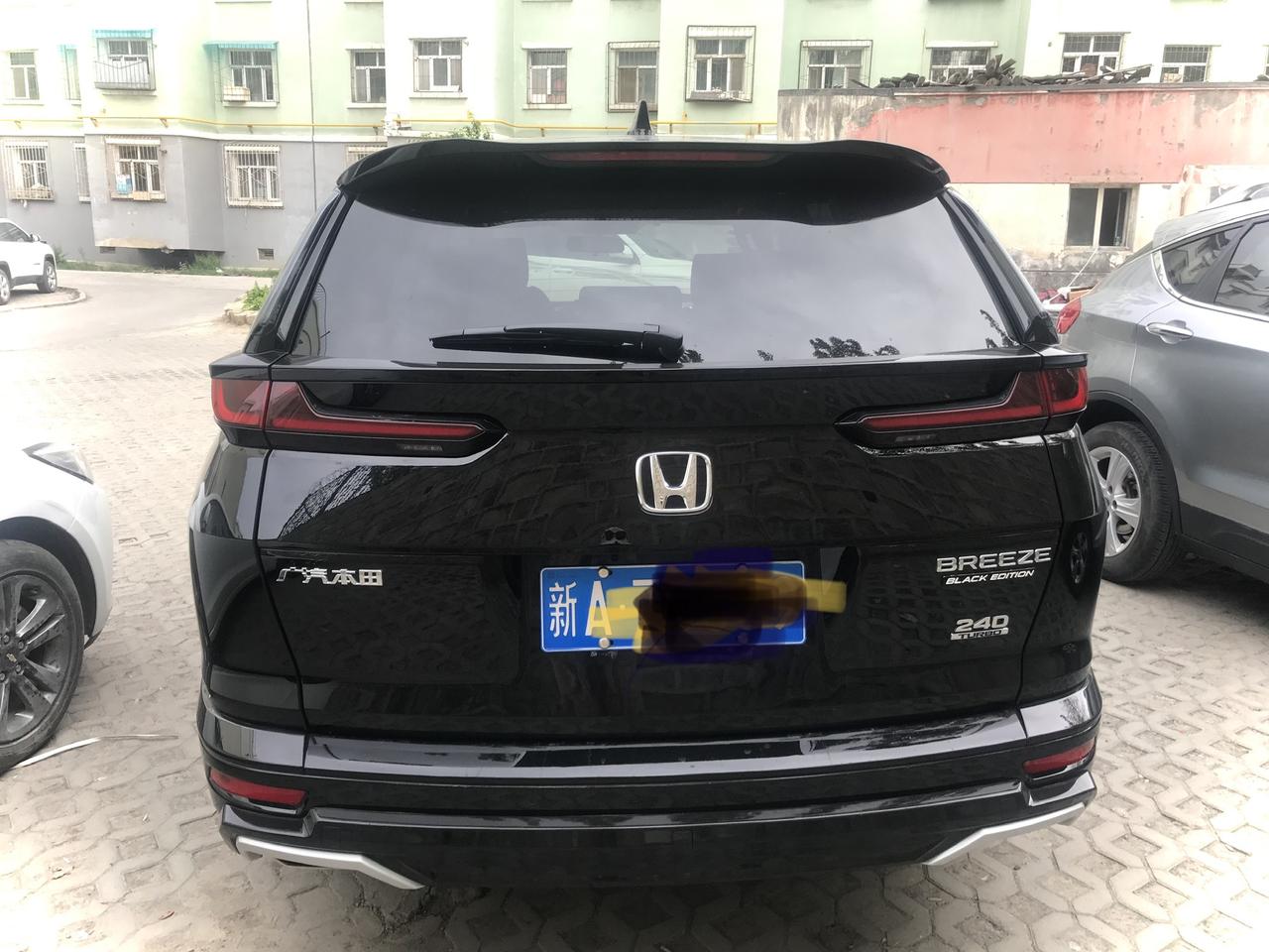 你们的皓影后备箱缝隙宽嘛加装了后杠以后感觉宽了不少