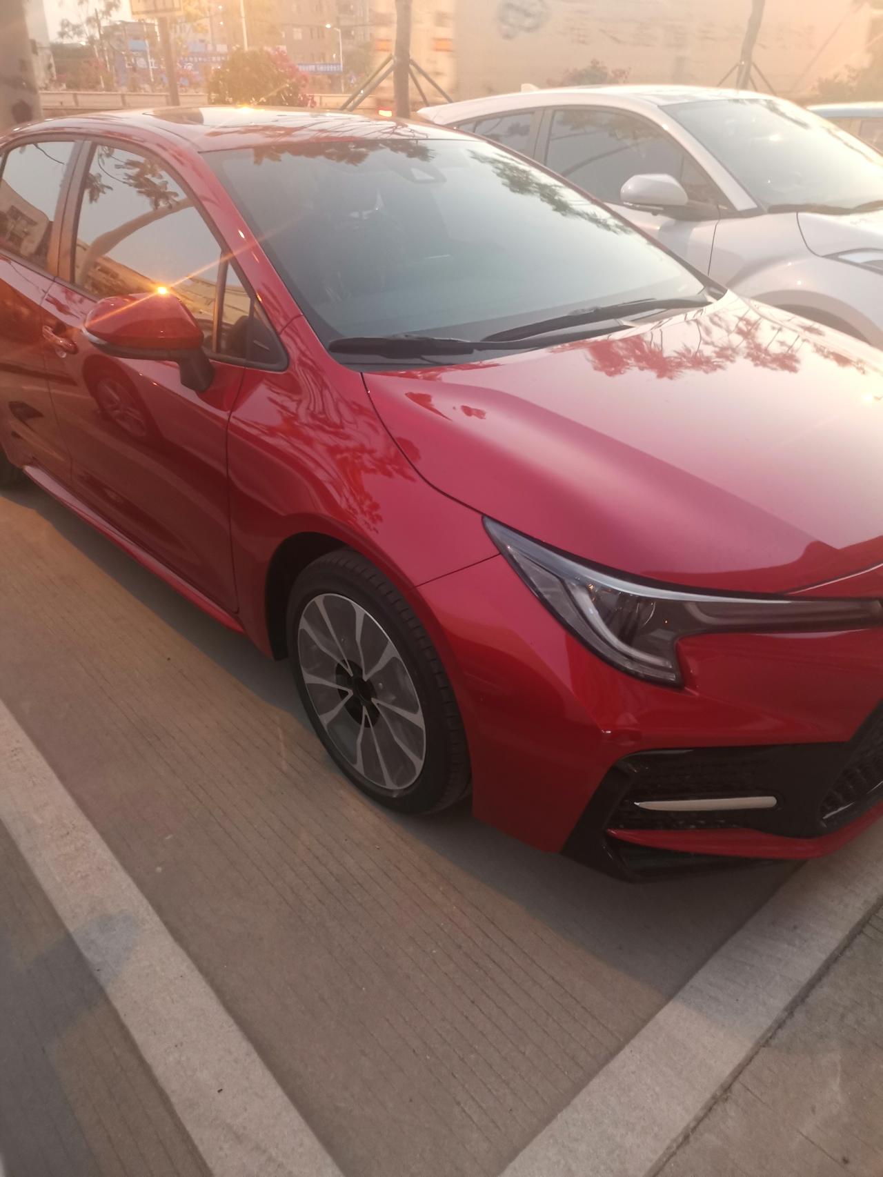 今天订车了,雷凌运动款珊瑚红,13.2全包,送常规精品,一键