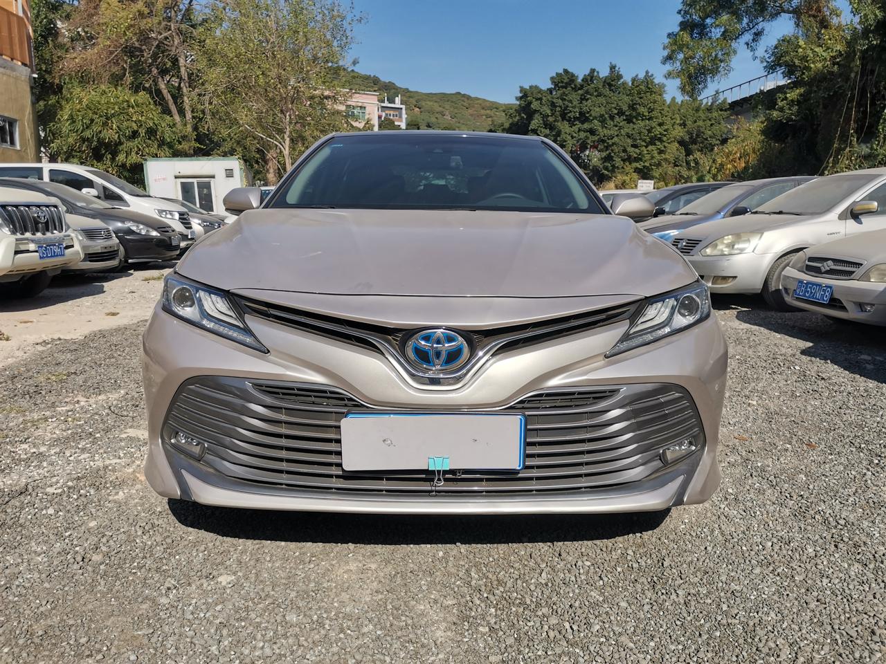 2020年上牌的丰田凯美瑞双擎2.5hg 豪华型,行驶700