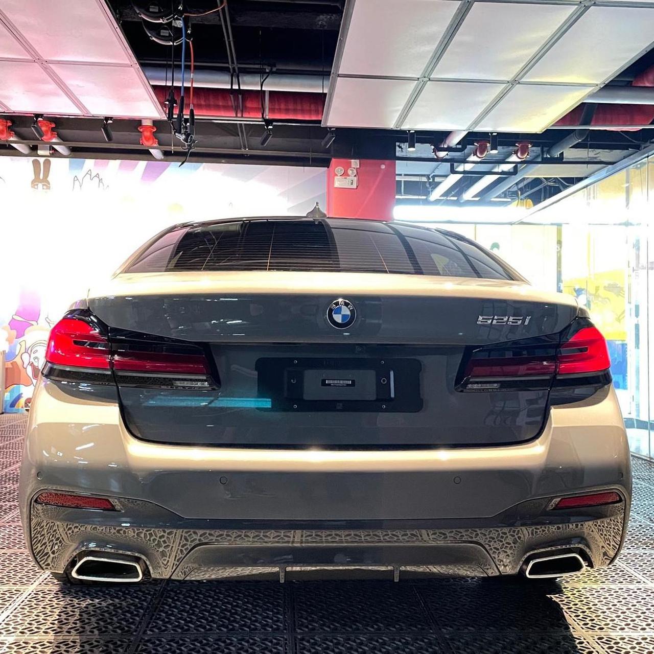 525i贝尔尼纳灰黑内今天终于订了到处比价