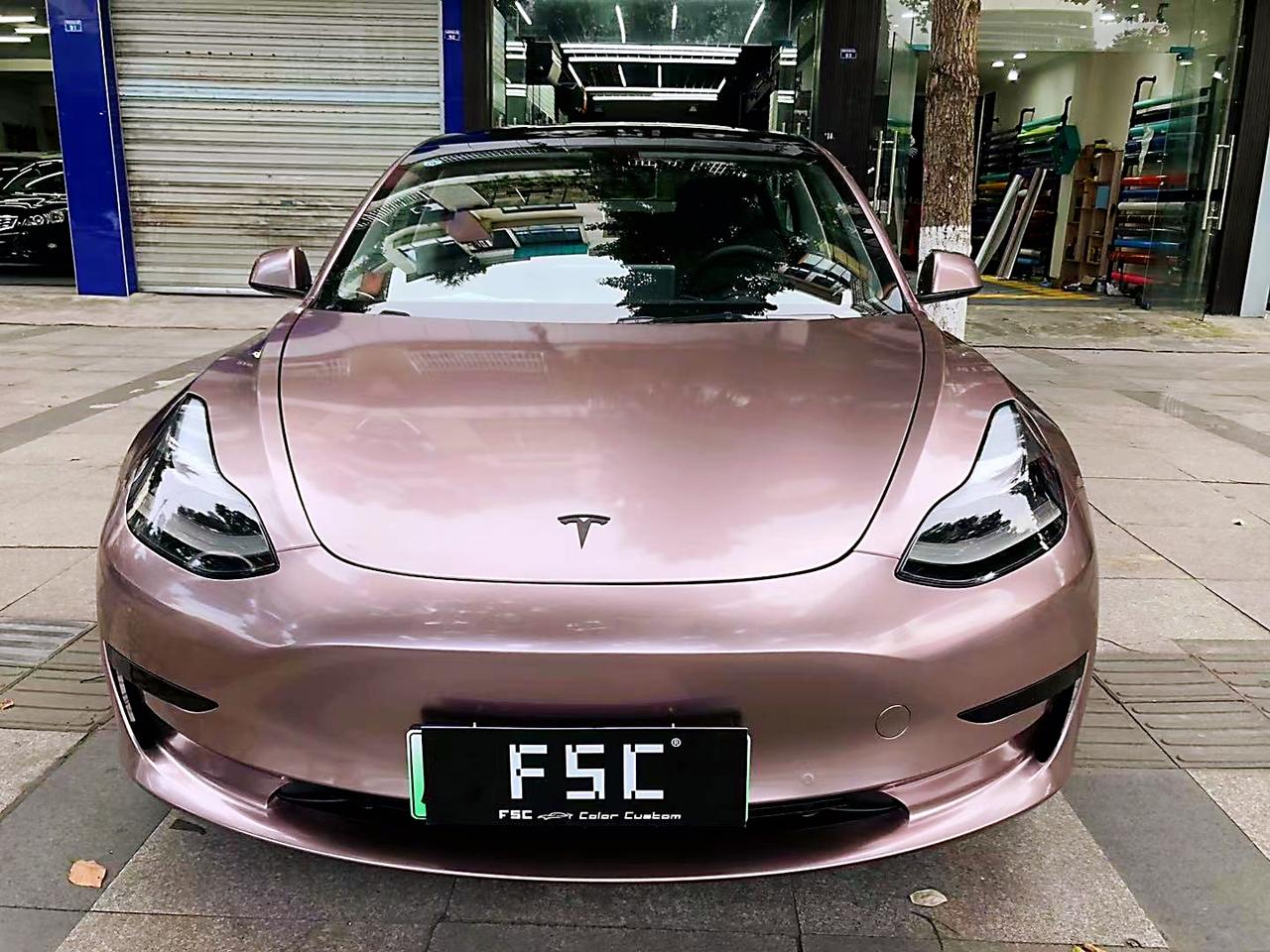 特斯拉改色冰莓粉案例1