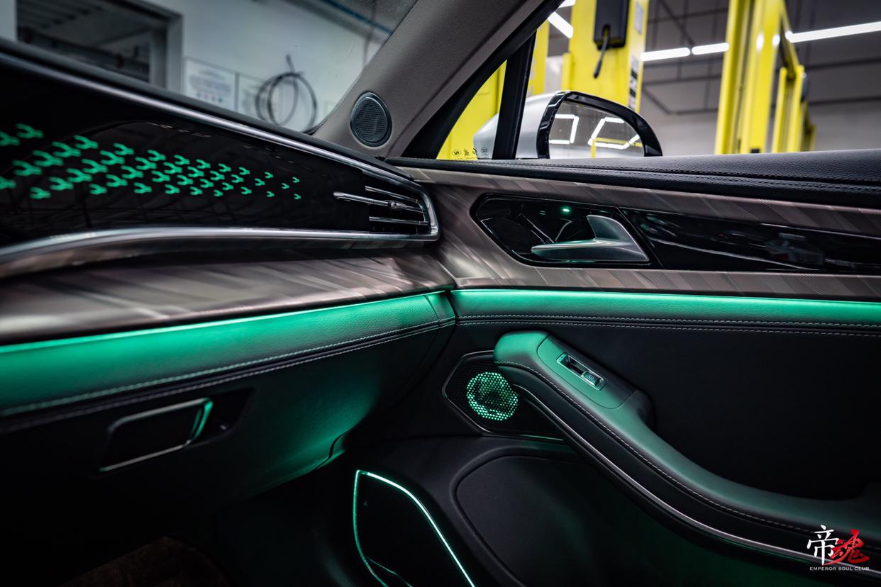 红旗h9升级全车氛围灯