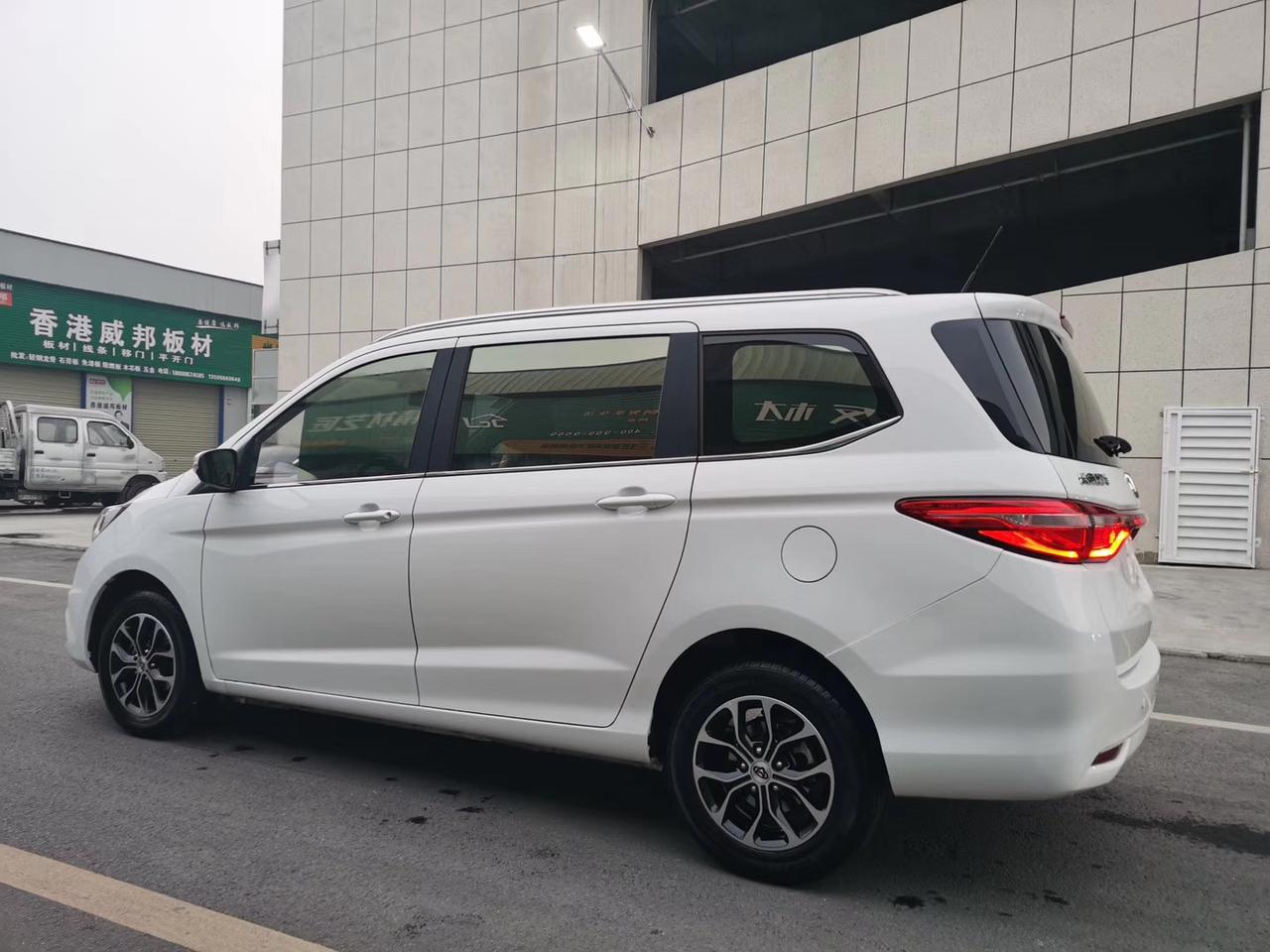 19年2月七座豪华大面包欧尚a600手动豪华版,双液晶显示大