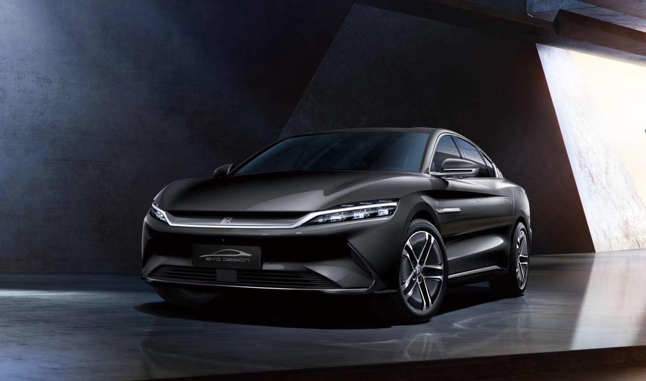 比亚迪汉ev黑色挺帅的