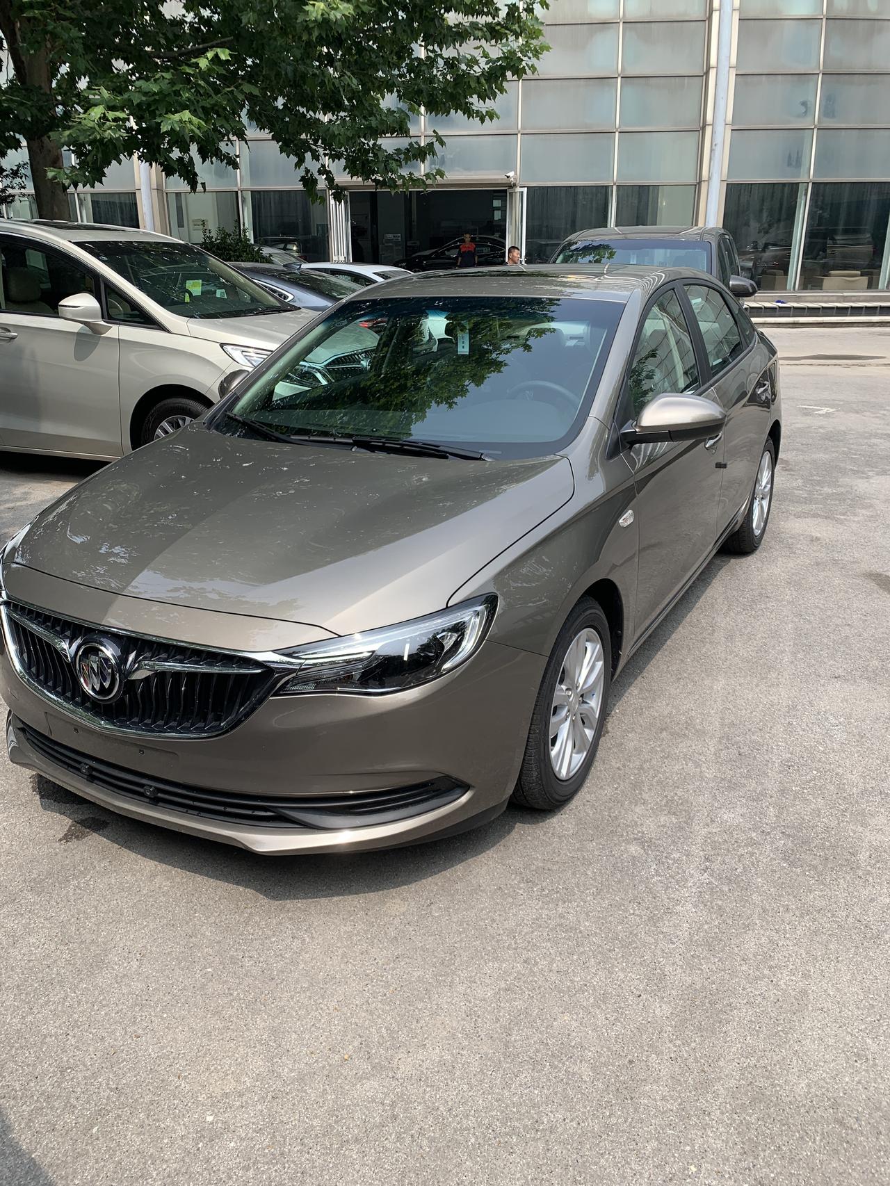 2021别克英朗典范……给〔麦田金〕拉点儿人气__懂车帝