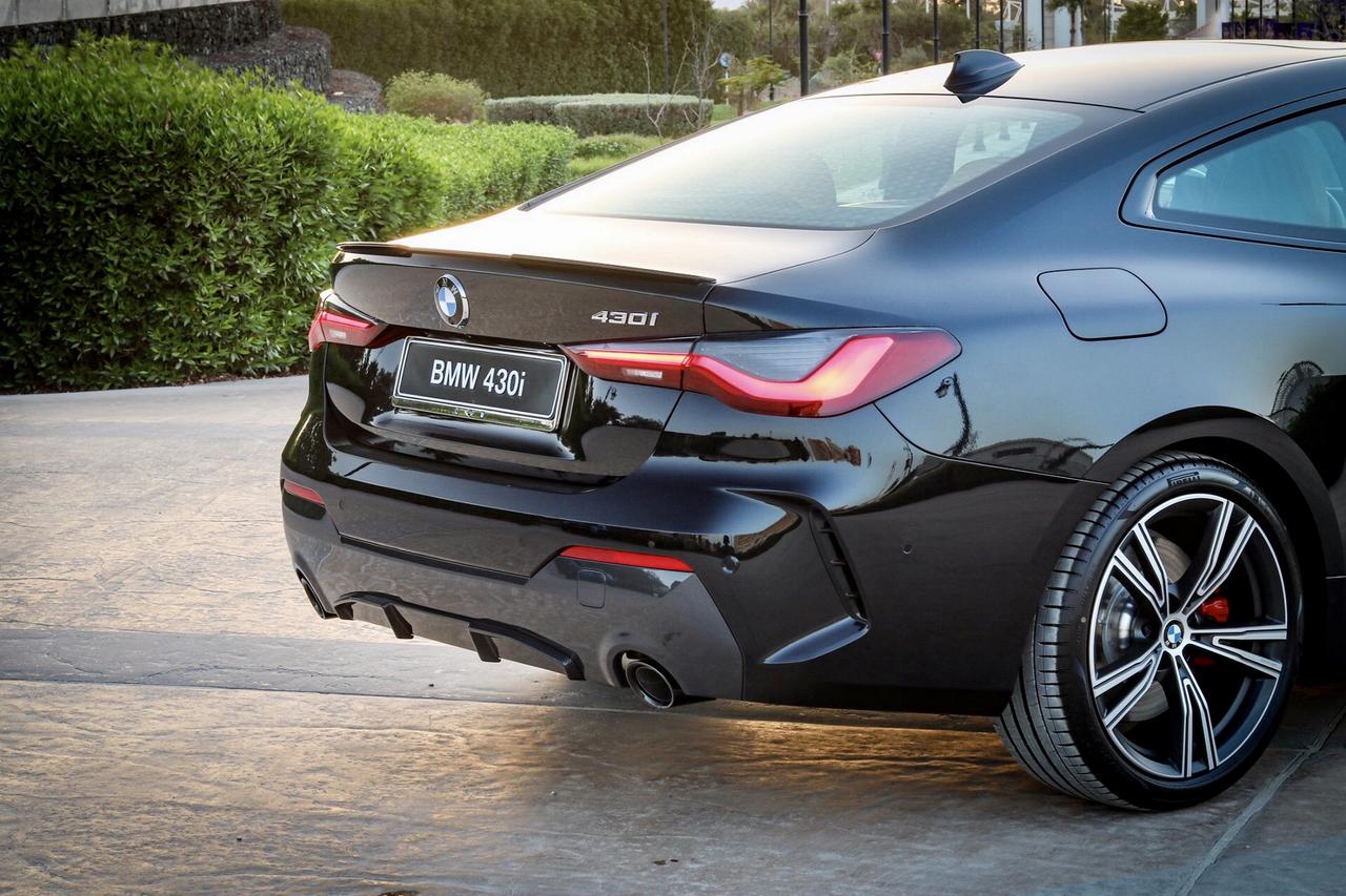 2021款宝马4系双门轿跑车深色版实拍,阿联酋的特别限量版车