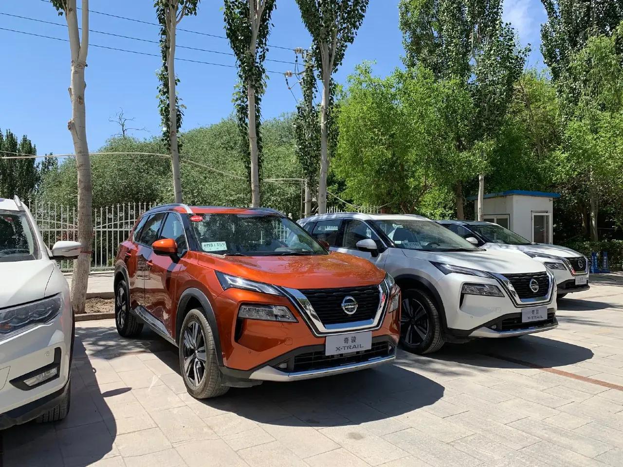 换代奇骏到店实拍颜值内饰挺耐打