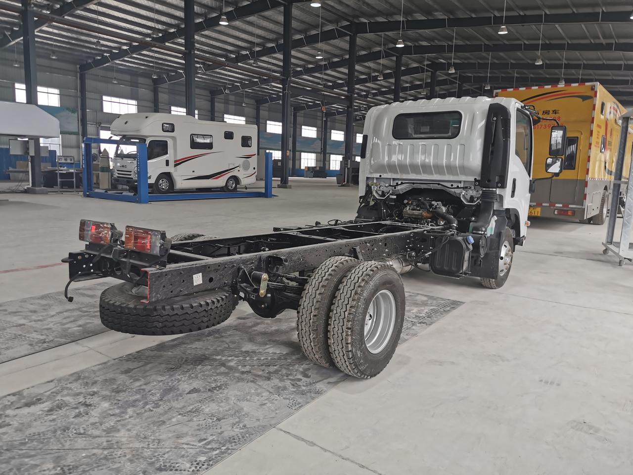 凌扬五十铃700p国六底盘房车