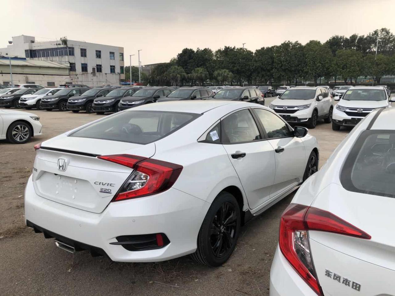 思域 选暗晶蓝还是白色好,燃动还是劲动呢_思域车友圈_懂车帝