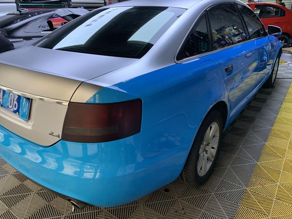 奥迪a6蓝银双拼